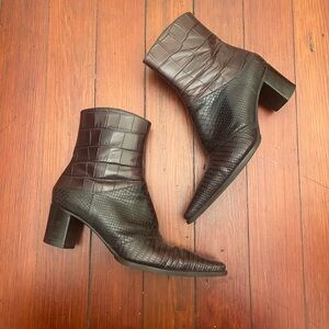 Vía Spiga Brown Croc Leather Embossed Ankle Boot Bootie  8.5
